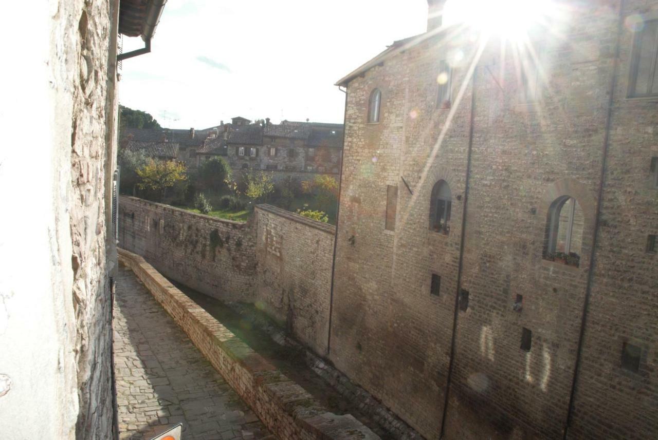 Ferienwohnung Happy House - Quartiere Monumentale Gubbio Exterior foto