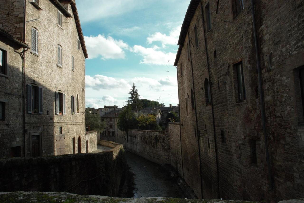 Ferienwohnung Happy House - Quartiere Monumentale Gubbio Exterior foto